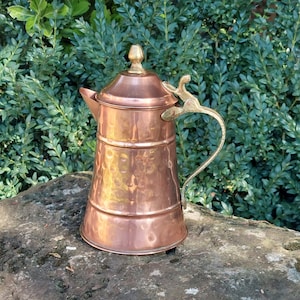Old copper and brass carafe / Teapot, Carafe, Coffee pot / Superb vintage decorative object / Kitchen decoration / Origin France