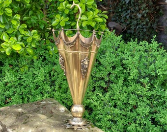 Old brass umbrella stand / Lion head emblem / Umbrella shape / Superb vintage decorative object / Origin France