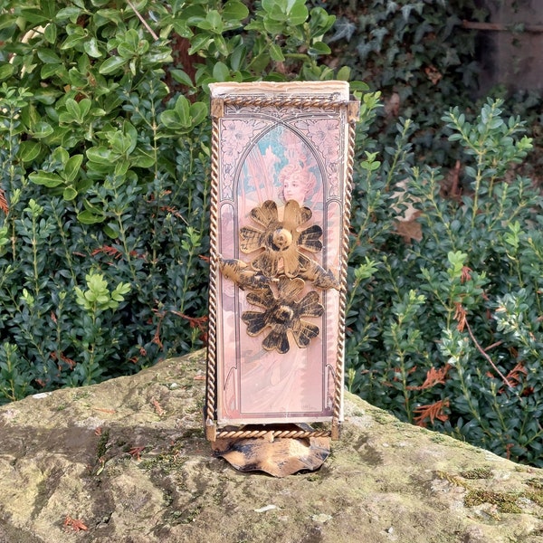 Ancien support grande boite d'allumettes pour cheminée / Support en fer avec décors fleurs  /Porte boîte d'allumettes / Déco vintage