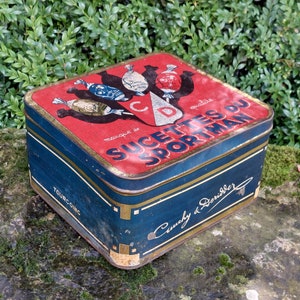 Old metal box/ SUCETTES DU SPORTMAN, Quality Mark / Tourcoing, Origin France / Old Boxes Collection / Vintage Decor