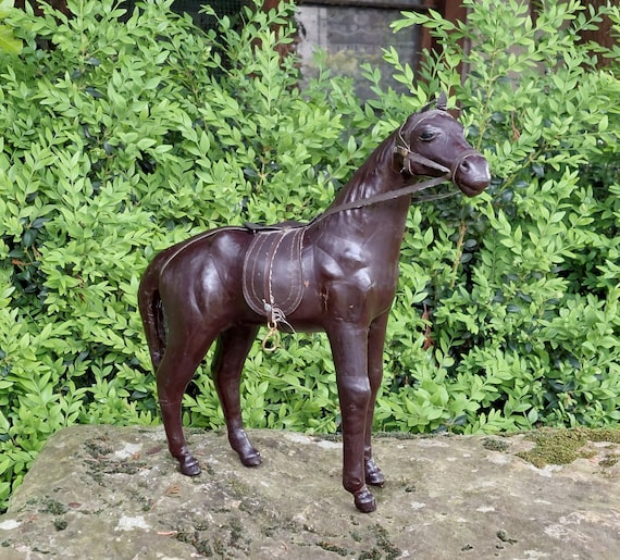 革製の、馬の置物 フランス アンティーク 革製の馬 オブジェ