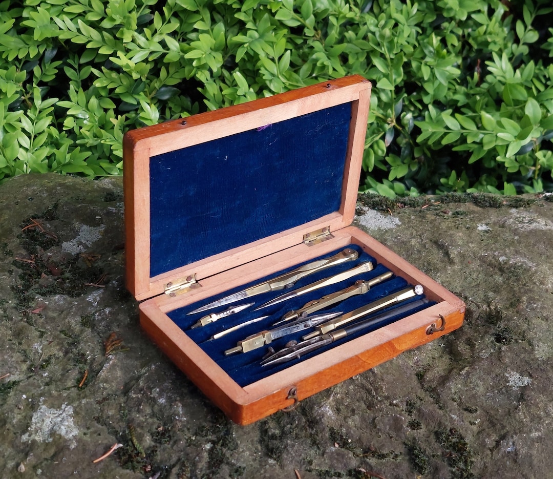 Compass Box Set Old Old Compass Box / Wooden Box, Compass / Blue Velvet Interior / Geometry ...