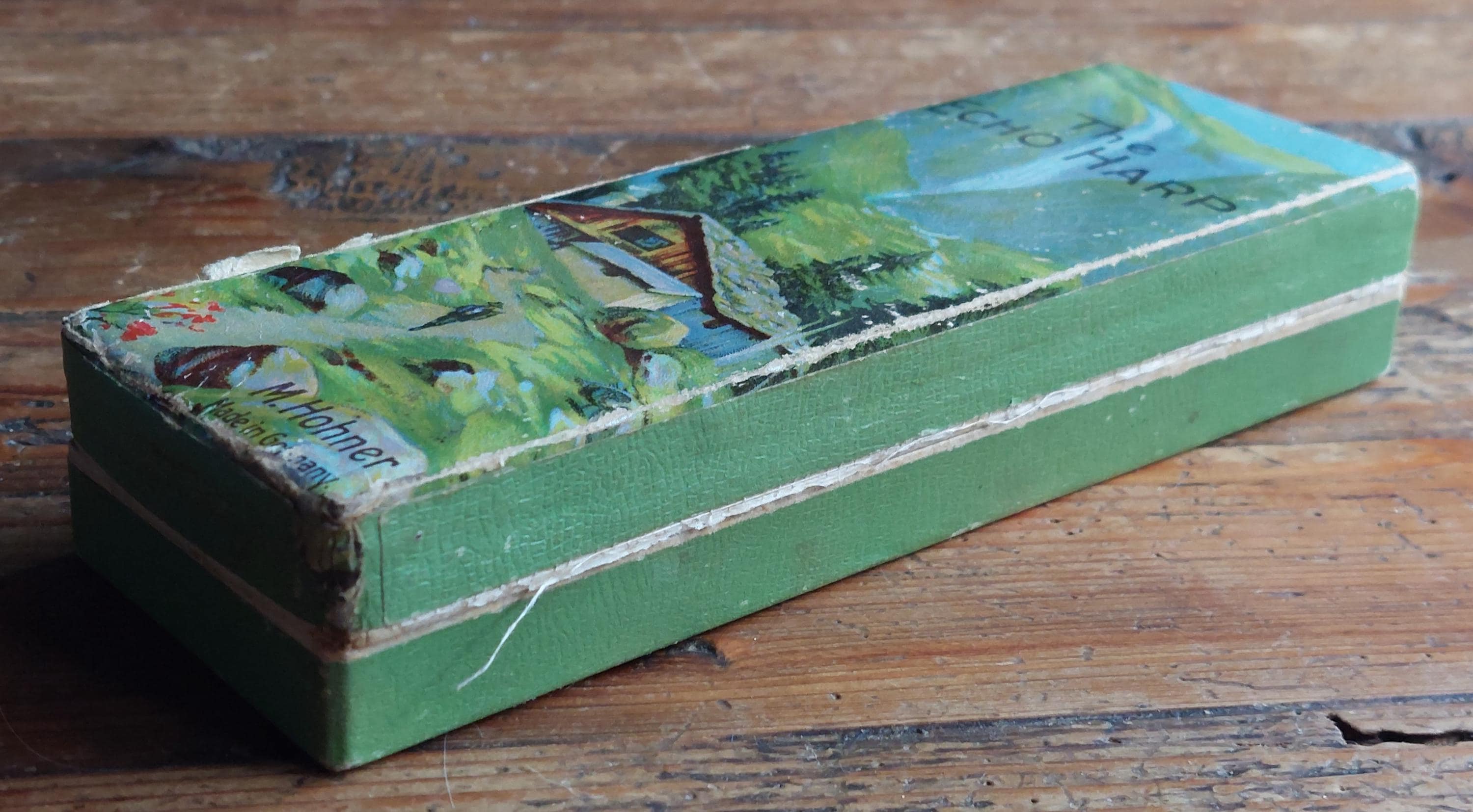 Old Hohner Harmonica in Its Box / ECHO GLOCKENREINE STIMMUNG