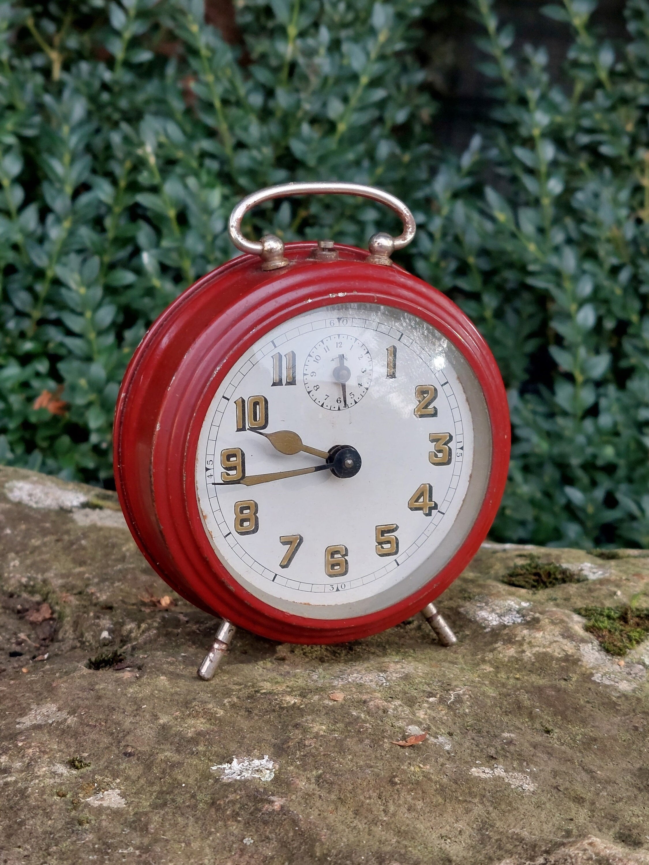Réveil Analogique Braun BC03B - Design Classique, Alarme Crescendo Et Fonction Snooze