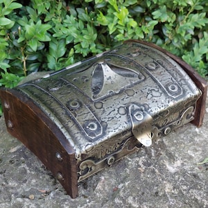 Antique steel and wood box / Medieval style / Steel engravings / Vintage decoration / Storage box, treasure box