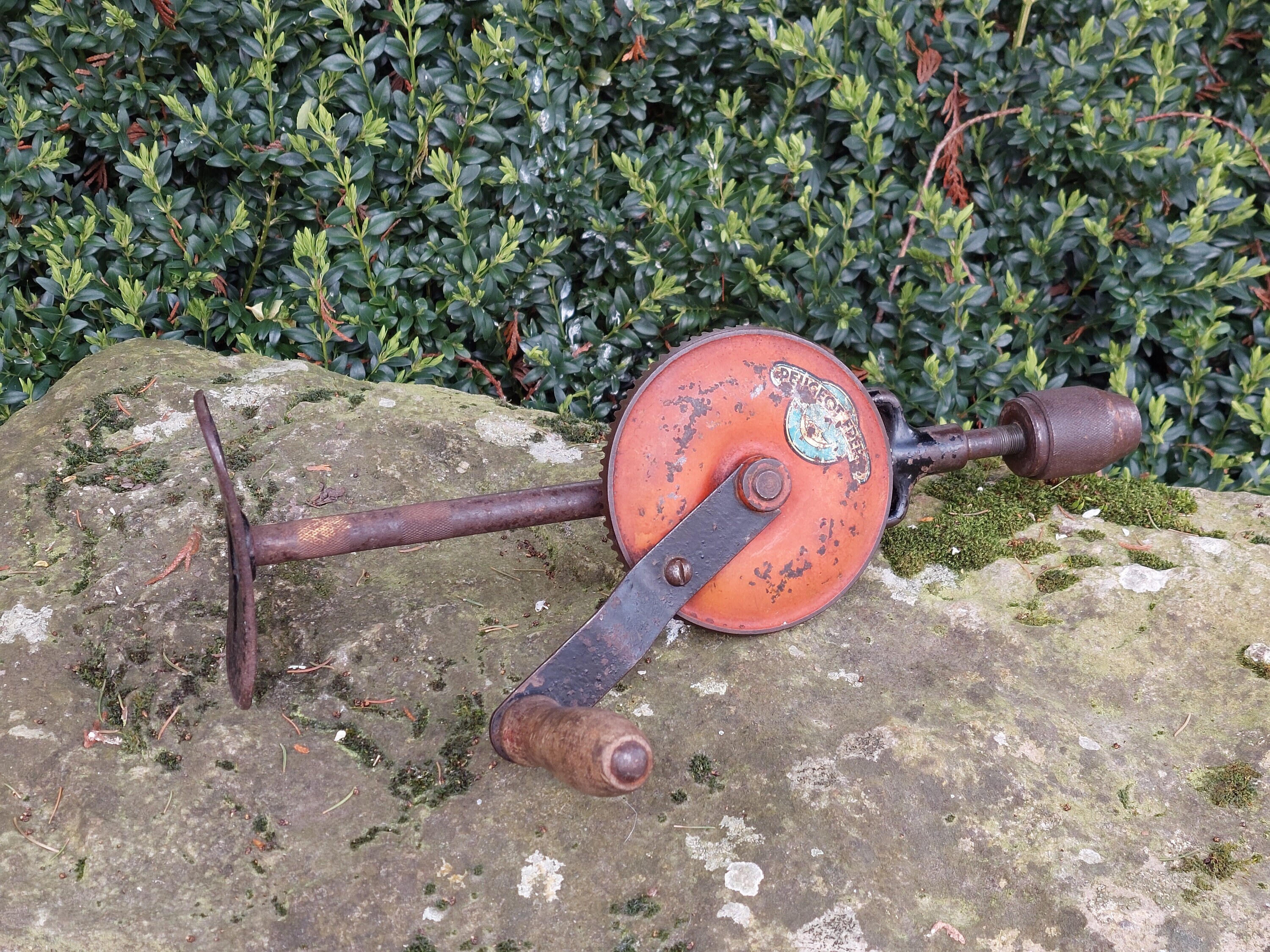 Ancienne Perceuse à Main / Chignole Peugeot - Outil Vintage Bon état