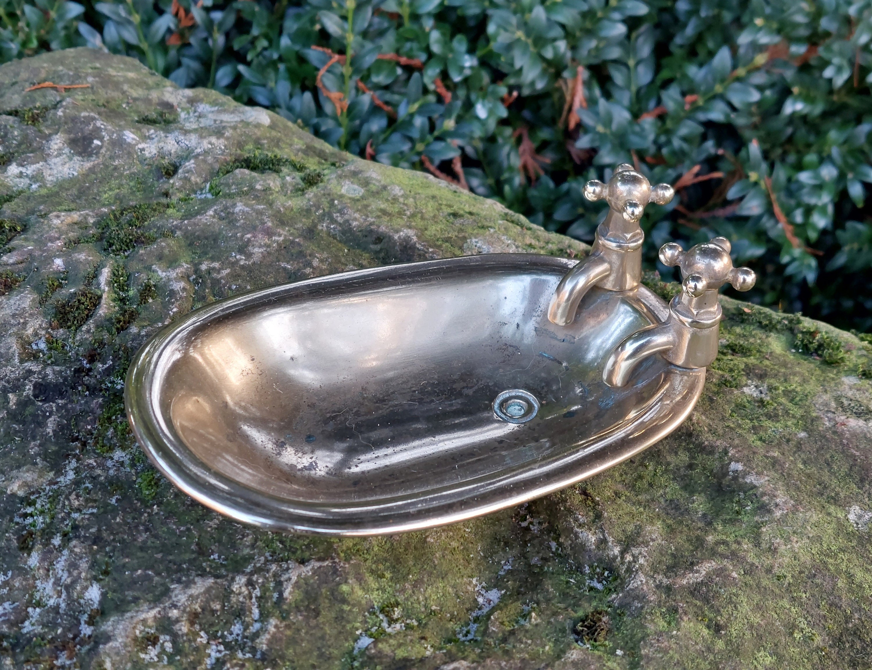 Old brass soap dish / Bathtub shape / Vintage decoration / Bathroom / Original / Origin France
