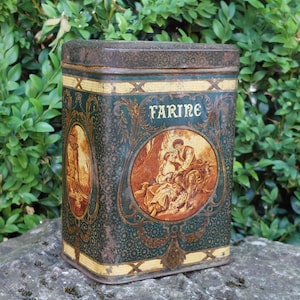 Old metal box / Theme: Flour box, Couple in love / Collection of old boxes / Souvenir, Tradition / Origin France