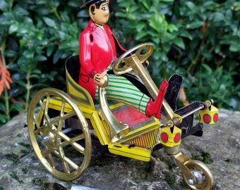 Reproducción mecánica del triciclo CHARLOT en metal / Camión, Coche, Cisterna / Juguete mecánico de cuerda con llave / Colección de juegos y juguetes