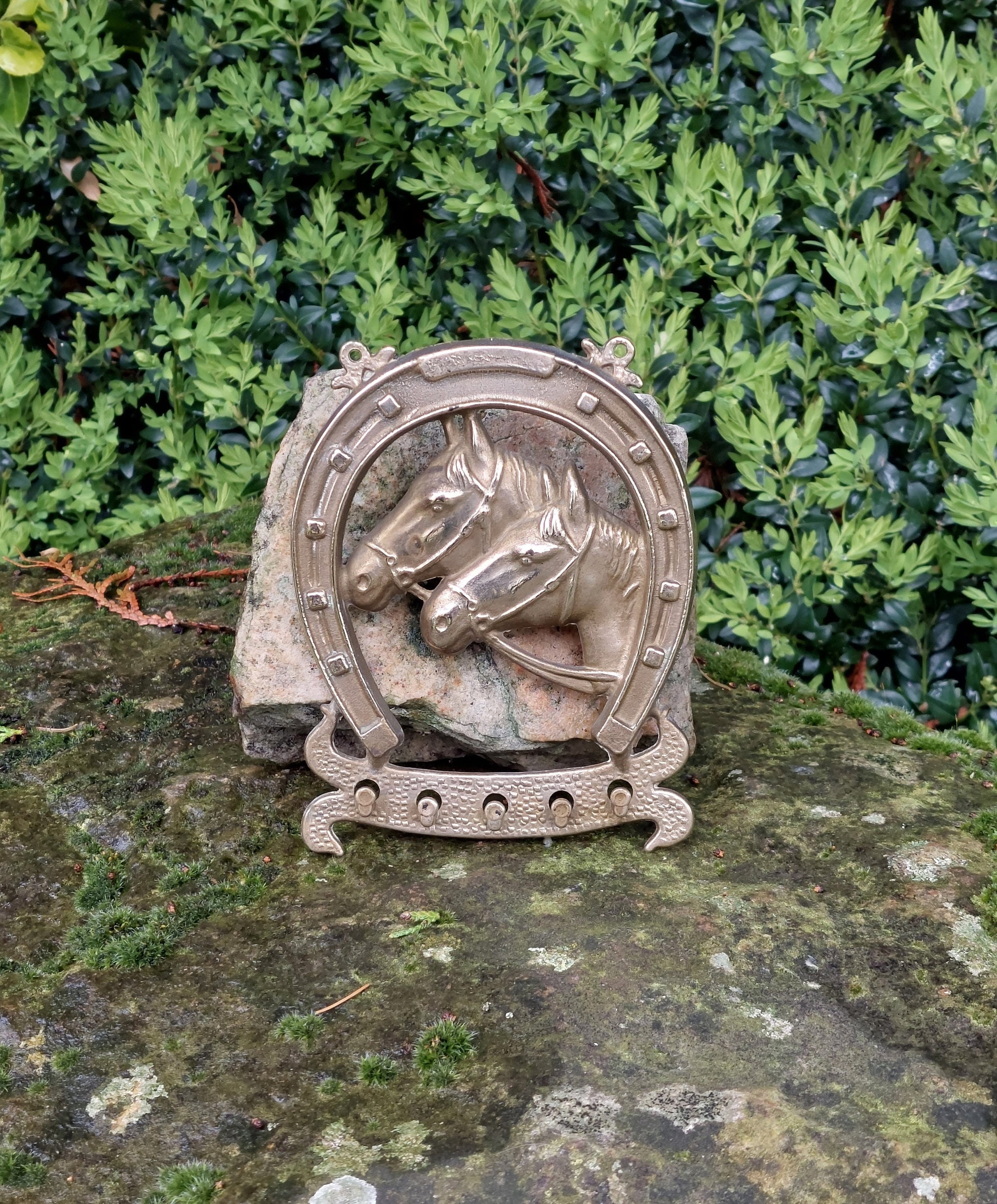 Peigne à crinière décoratif pour cheval en laiton/Support