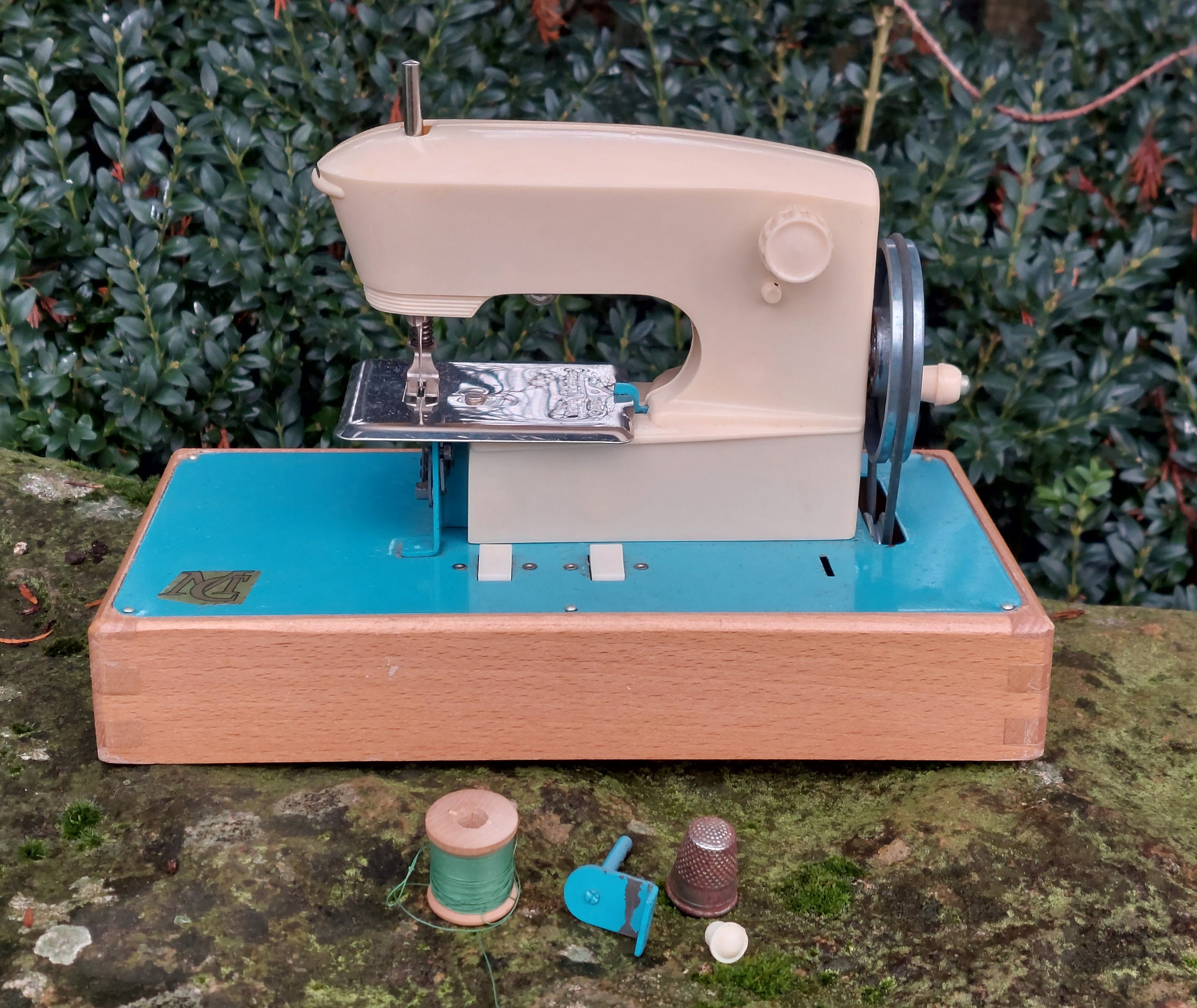 Ancienne Rare Mini Machine a Coudre Jouet De Poupee - Jouet D'Enfant En