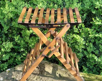 Taburete plegable antiguo portátil / Madera y metal / Decoración vintage / Hecho en Francia / Taburete de listones