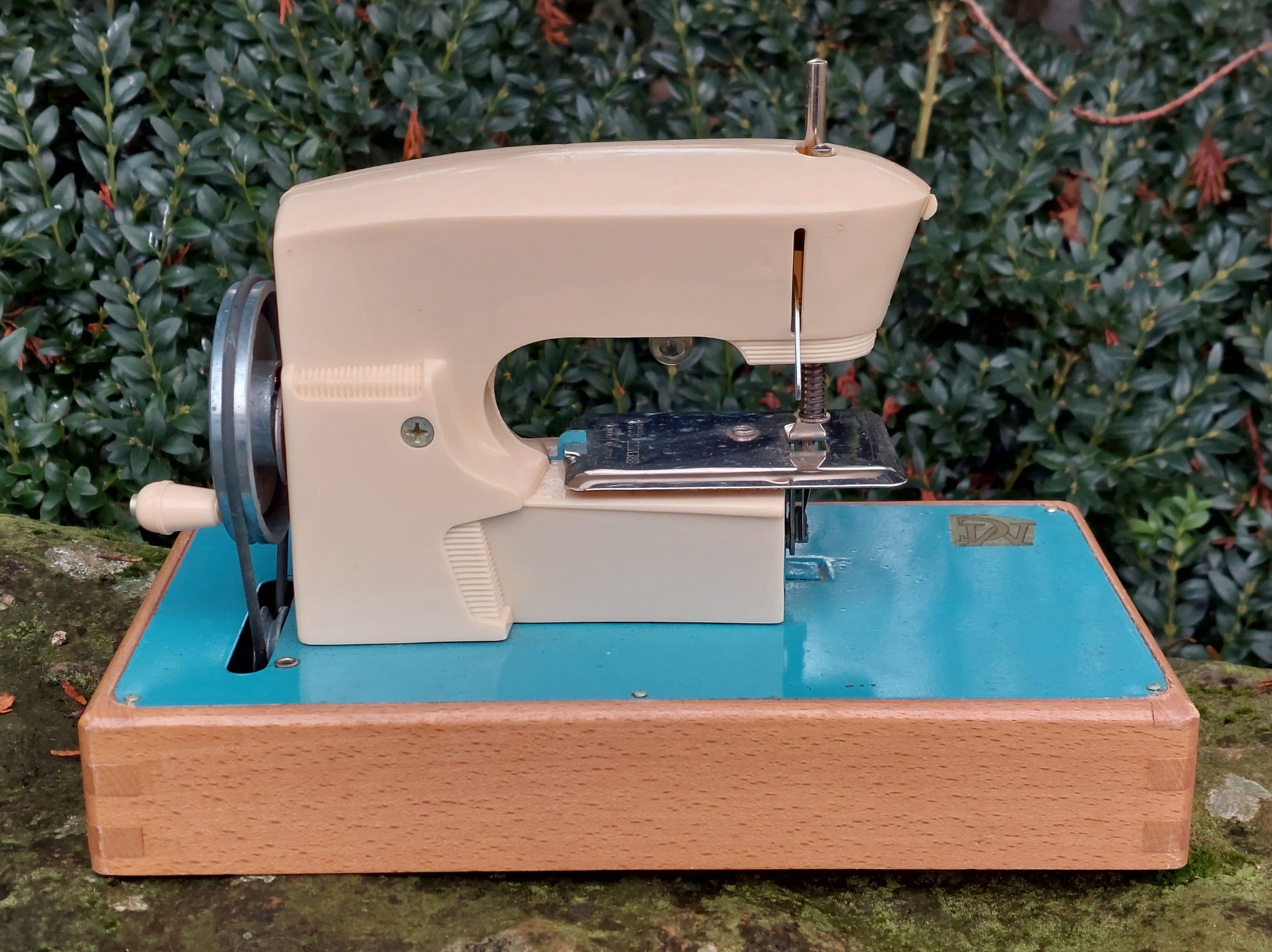 VINTAGE - PIQ-BIEN MARRON - Machine à coudre enfant
