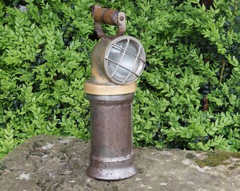 Old miner's lamp, safety lamp / Electric / SAFT / Origin France / Collectible & decoration item / Authentic / Untested