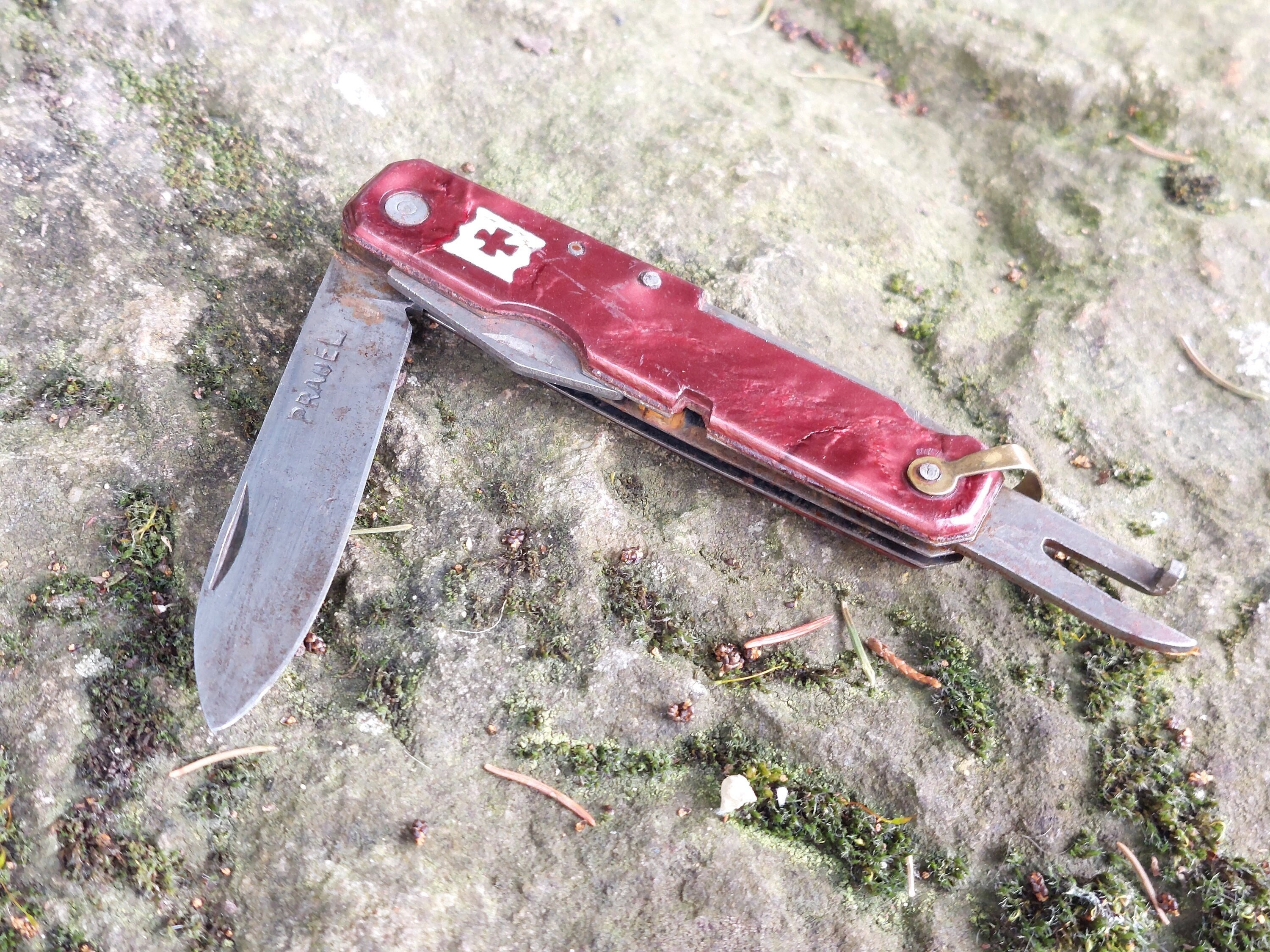 Couteau Multifonctions PRADEL Vintage – Manche Nacre, Lame Inox, Tire-bouchon, 1960