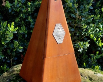 Beautiful antique metronome by MÄELZEL / Made in France / Sold in its original box / Musician's accessory / Authentic, Collector's item
