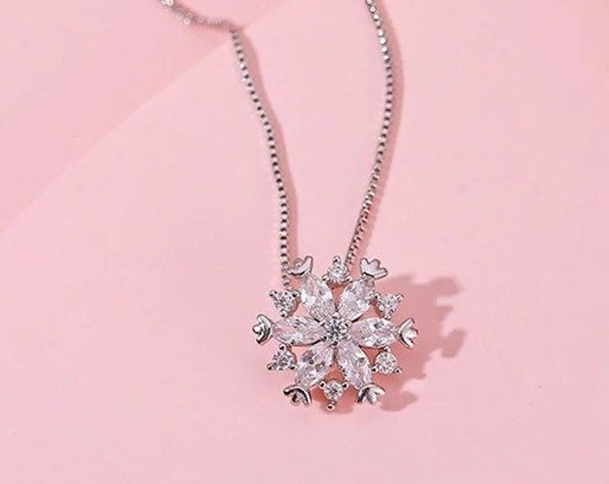 Silver Snowflake Necklace, Silver Christmas Gift, Winter Necklace, Snowy Day Gift, Sparkly Elegant Necklace, Snowflake Pendant -DUSKGRAND