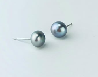 Grey Freshwater Pearl Stud Earrings - DuskGrand