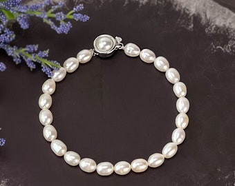 Freshwater Cultured Pearl Bracelet with Pearl Silver Clasp, bracelet size 7 inches - DuskGrand
