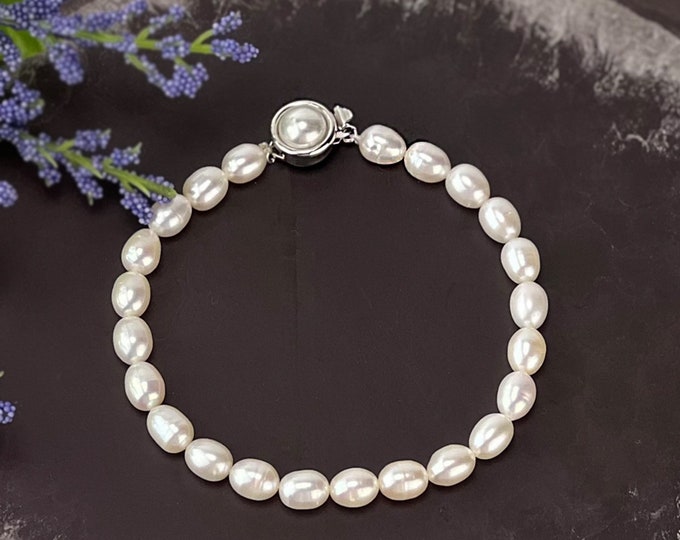 Freshwater Cultured Pearl Bracelet with Pearl Silver Clasp, bracelet size 7 inches - DuskGrand