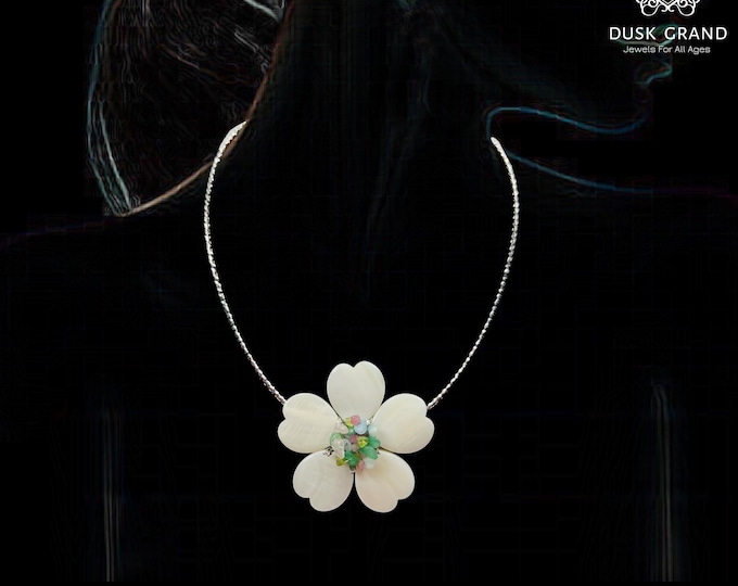Mother of Pearl Flower Necklace: Gemstone Center, Boho Chic - DUSKGRAND