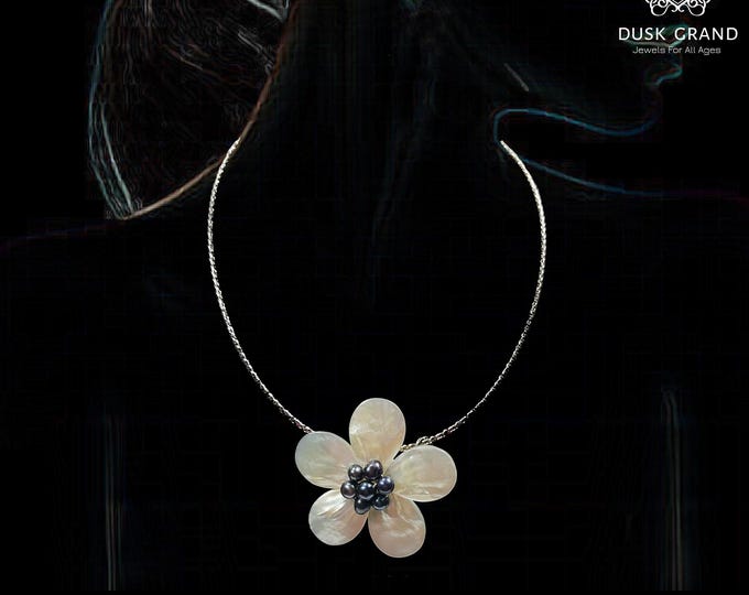 Mother of Pearl Flower Necklace: Black Pearls, Boho Statement Jewelry - DUSKGRAND