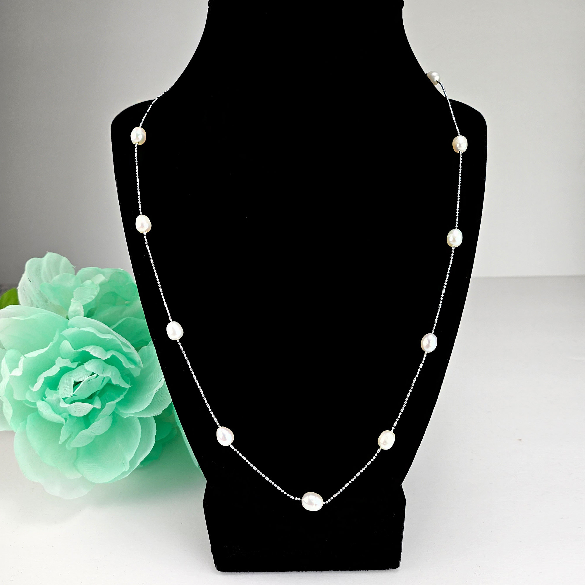 Natural Mother of Pearl Necklace for Women & Men | Gemisphere Exquisite++ / 8 / 30