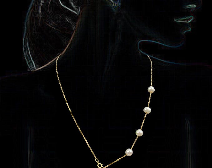 Gold Plated Pearl Necklace with Mother of Pearl Clover Pendant – Dainty Elegant Chain for Women – DUSK GRAND