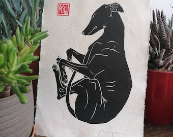 Perro largo soñando, linograbado impreso a mano. (tamaño A4)