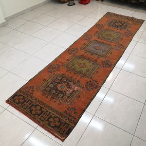 Orange runner rug 2.9 x 10.6 ft Hallway runner Orange hallway rug Orange vintage rug Turkish vintage rug for living room Long Turkish rugs