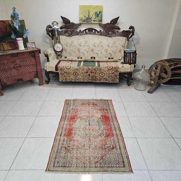 Rug for living room 2.8 x 4.8 ft Turkish vintage rug Oriental Turkish rug 3x5 Bohemian rug Red accent rug Small red rug Turkish kitchen rug