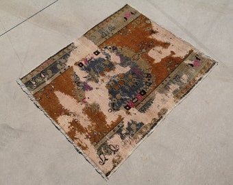 Kleiner Orange Türkischer Teppich, Ausgeblichener Anatolischer Wollteppich (100 x 100 cm)