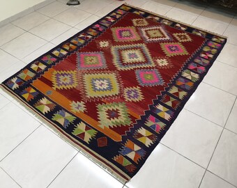 Red Turkish Kilim Rug, Vintage Decor (5.6 x 7.6 ft)
