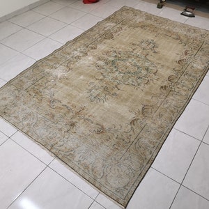 5.5 x 8.9 ft Green area rug Turkish green rug Turkish vintage rug Wool rug for living room Handmade wool rug Anatolian green rug Oushak rug