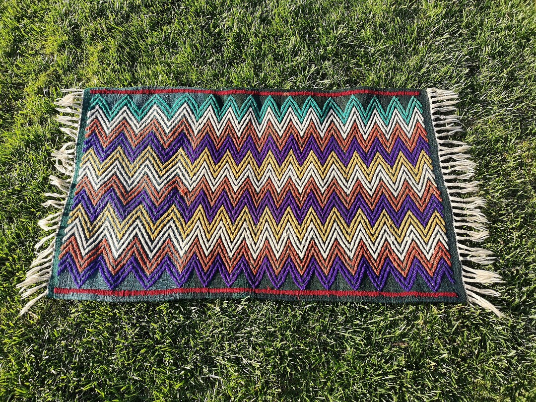 60×104 \"zig-zag” ViNTAGE TURKiSH RUG 60×104 