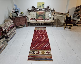Handgeweven wollen kelimloper – 2,4 x 8,4 ft, rood tribal gangkleed