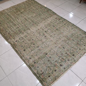 Green Turkish area rug 5.1 x 8.3 ft Turkish vintage rug Green floral rug Vintage area rug Green rug for living room Handmade green wool rug