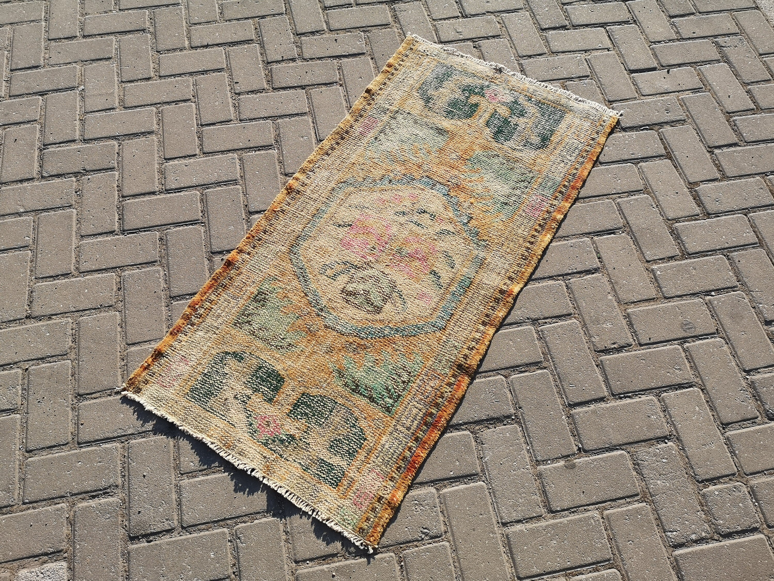 2.1 x 4.2 フィートの小さなオレンジ色のラグ、オレンジ色のトルコ製