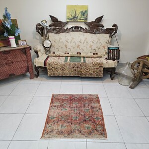 Red accent carpet 2.7 x 3.1 ft Old Turkish rug Rug for living room Interior red rug Small bohemian rug Turkish vintage rug Turkish wool rug