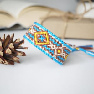 Handwoven Macrame Bracelet: Diamond Pattern, Earthy Boho Style
