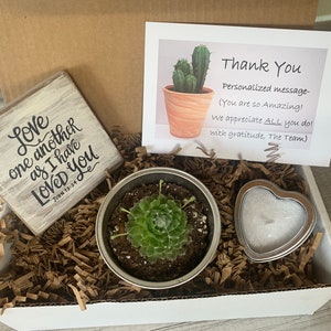 Coffret cadeau de remerciement - Carte personnalisée, votre choix de panneau en bois, mini succulente et bougie à la vanille - Veuillez lire la description.