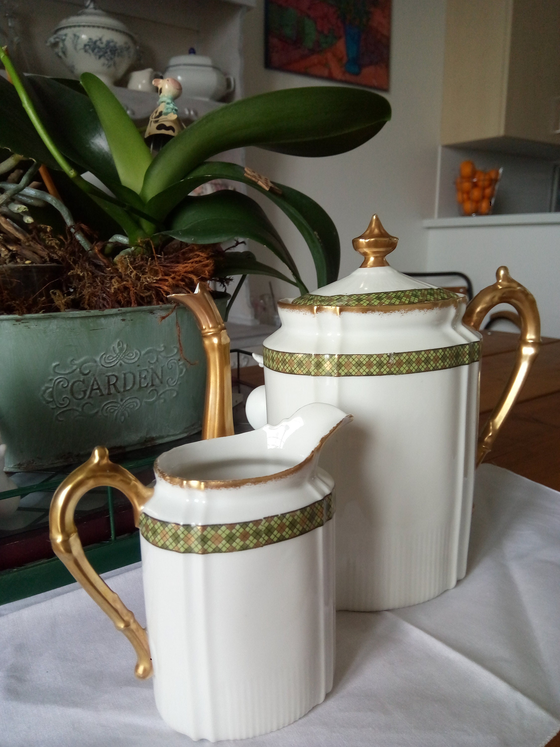 Ravissante Cafetière et Pot à Lait Vert Or Style Empire