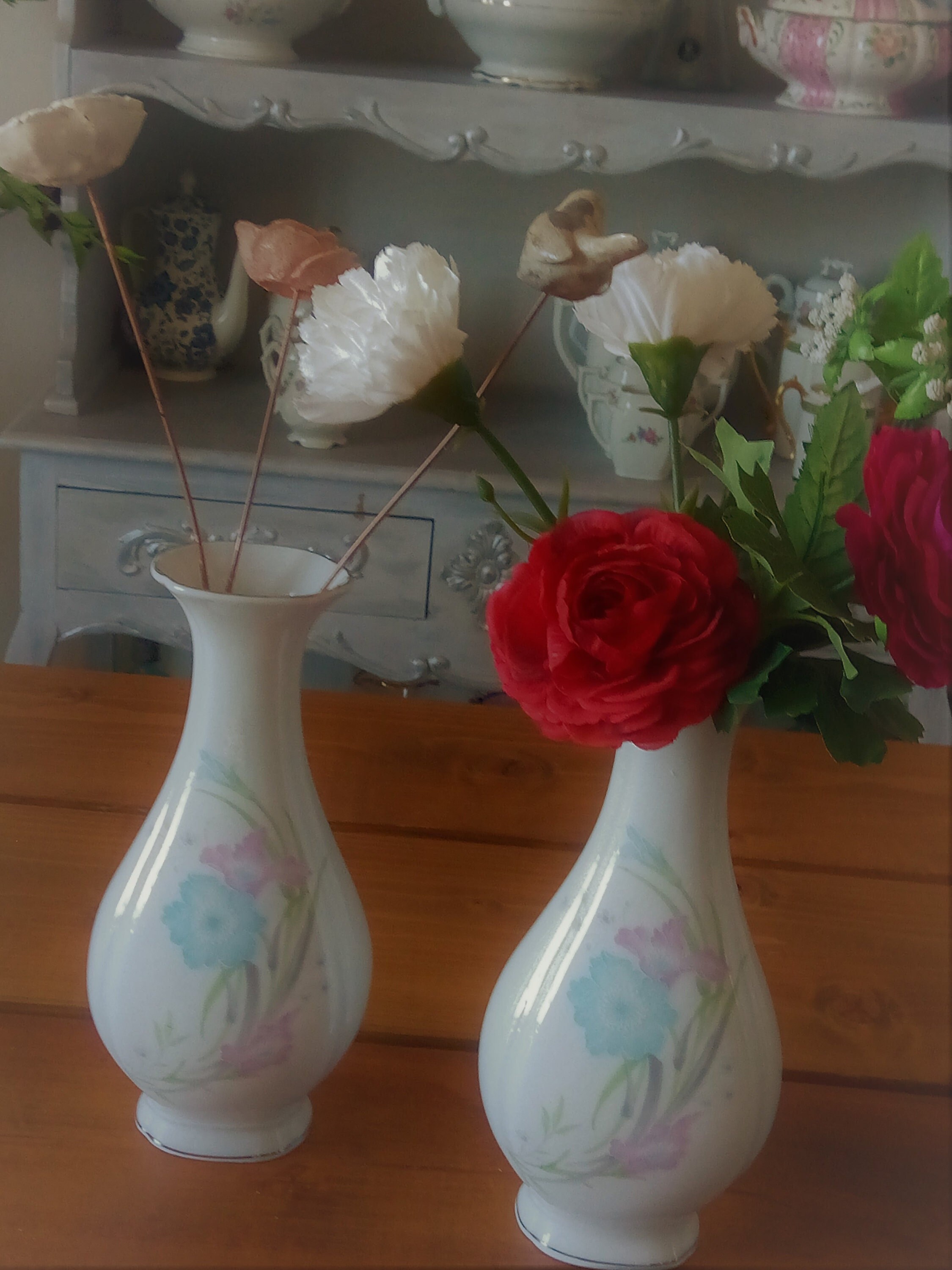 Belle Paire de Vases en Porcelaine Fine Asiatique