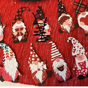 Valentine&#39;s Day Tiered Tray Gnomes, Mini wood gnomes, tiered tray decor, gnomes for tiered trays, gnomes for beaded garland