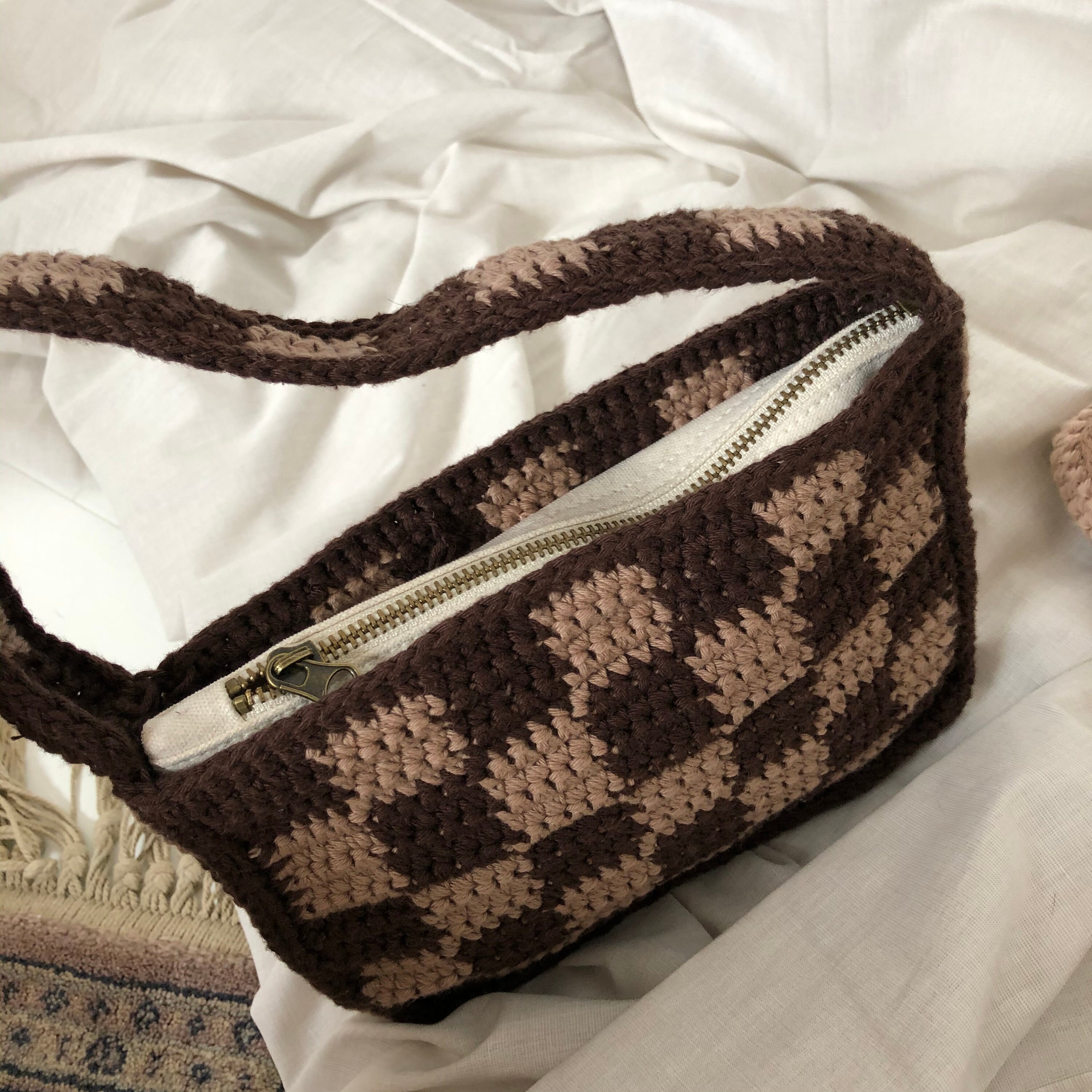 checkerboard crochet bag