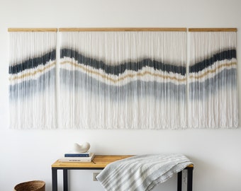 Colgante de pared texturizado de tres piezas teñido a mano, tapiz moderno de tinte por inmersión, arte de fibra de lana, arte textil abstracto, decoración ecológica.
