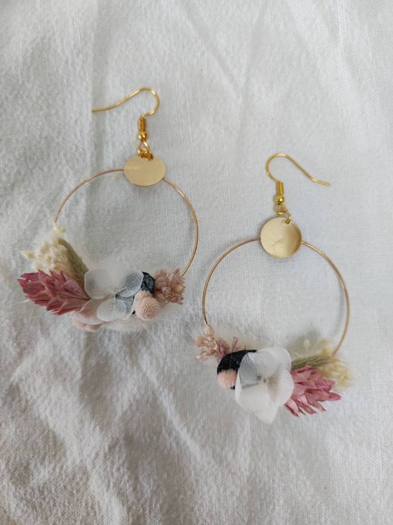Hoop earrings dried flowers white old pink and green