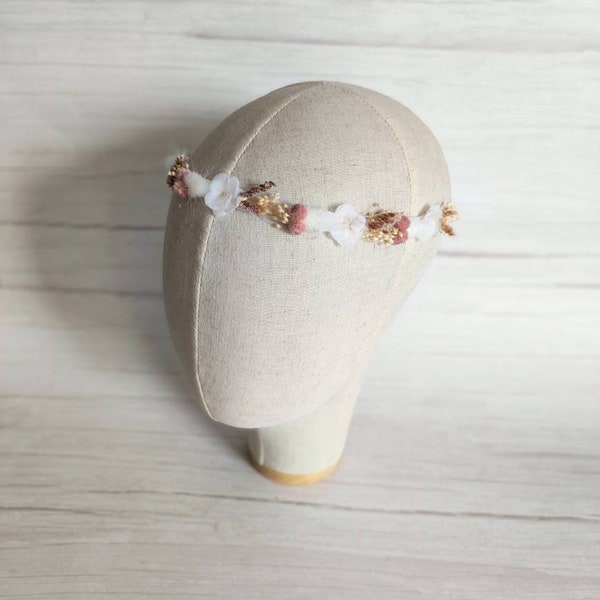 Couronne ruban bébé fleurs séchées blanches et vieux roses