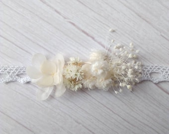 Bracelet fleurs séchées et stabilisées blanc dentelle blanche hortensia immortelles edelweiss gypsophile