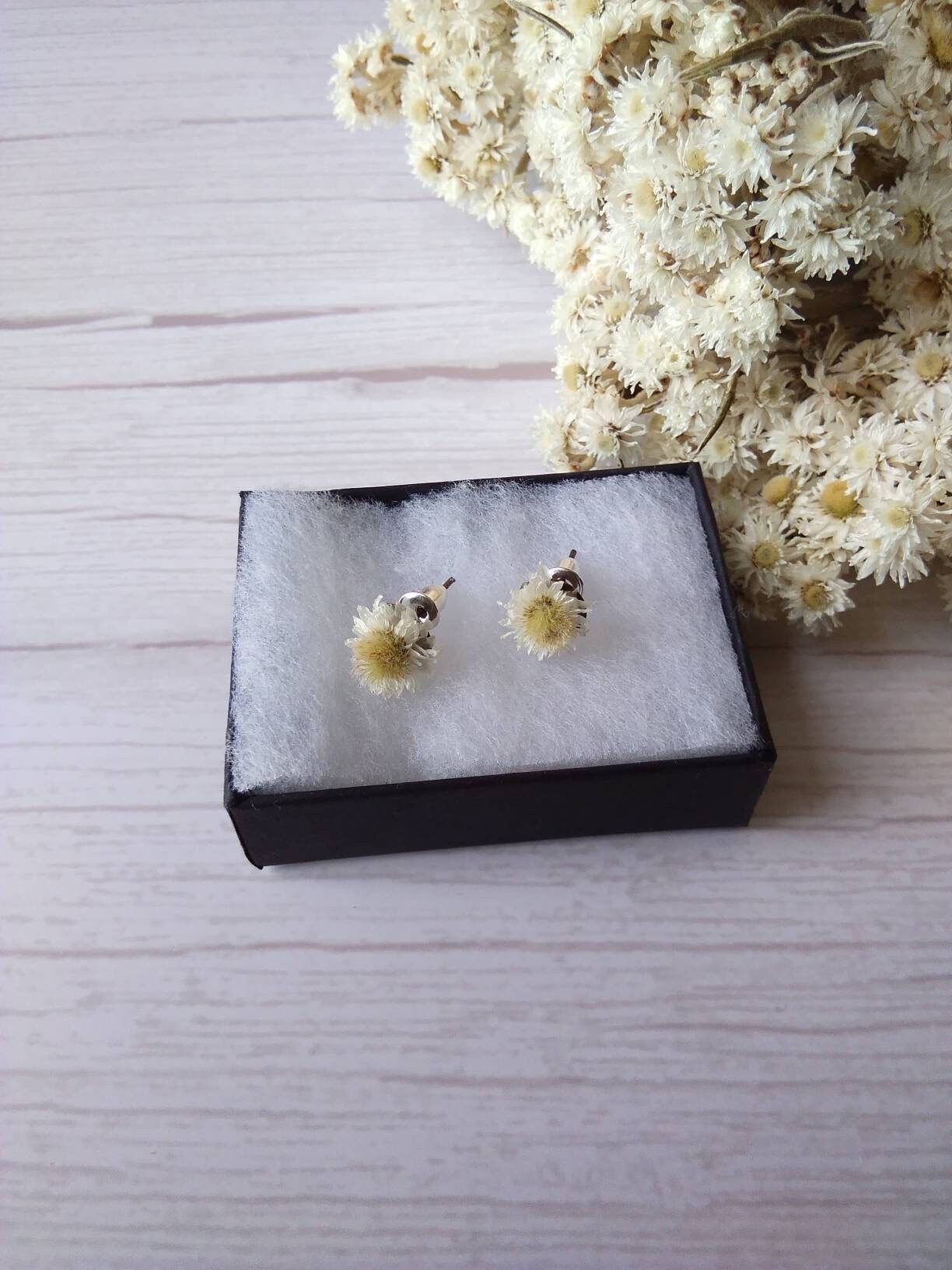 Set Bijoux Strass Fleurs Edelweiss Et Papillon Mauve - Collier Et Boucles D'oreilles, Neuf Avec étiquettes